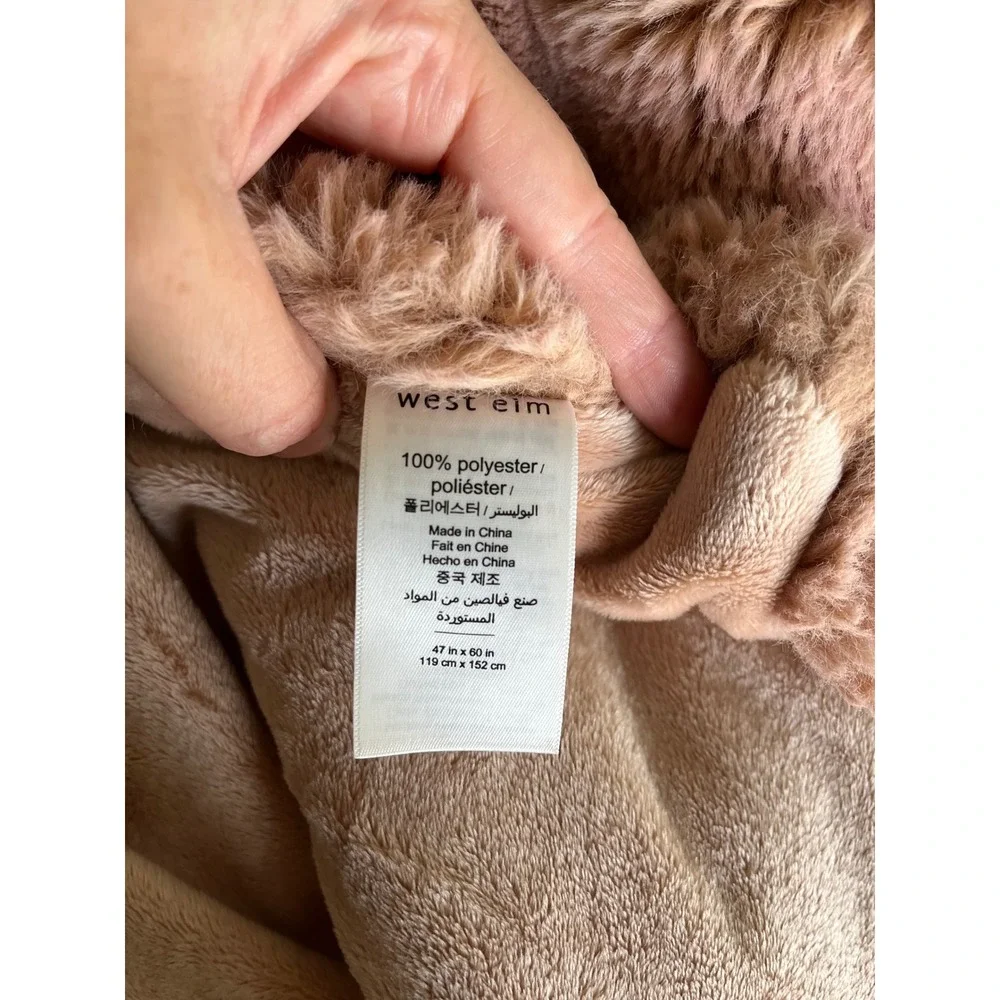 WEST ELM Faux Fur Chinchilla Throw Blanket in Light Sienna